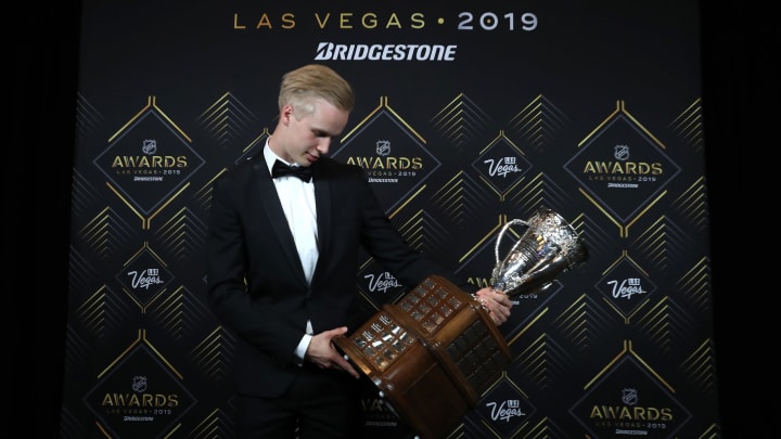 Elias Pettersson of the Vancouver Canucks wins the Calder Memorial Trophy(Photo by Bruce Bennett/Getty Images)
