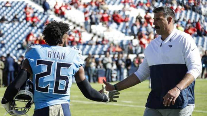 NASHVILLE, TENNESSEE – NOVEMBER 10: head coach Mike Vrabel of the Tennessee Titans shakes hands with Logan Ryan #26 prior to a game against the Kansas City Chiefs at Nissan Stadium on November 10, 2019, in Nashville, Tennessee. (Photo by Frederick Breedon/Getty Images)