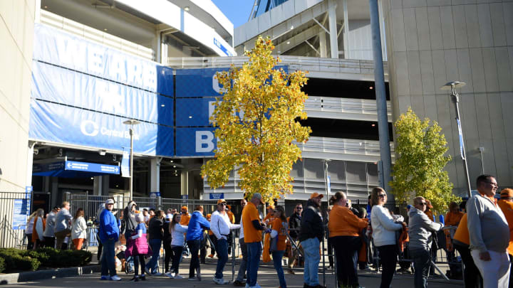 Fans wait for the Vols to pull up on buses before an SEC football game between the Tennessee Volunteers and the Kentucky Wildcats at Kroger Field in Lexington, Ky. on Saturday, Nov. 6, 2021.Tennvskentucky1106 0021