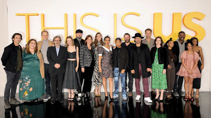 LOS ANGELES, CALIFORNIA - DECEMBER 14: (L-R) Milo Ventimiglia, Chrissy Metz, Chris Geere, Griffin Dunne, Caitlin Thompson, Chris Sullivan, Carolyn Cassidy, Mandy Moore, Susan Kelechi Watson, Asante Blackk, Dan Fogelman,Jon Huertas, Justin Hartley, Lisa Katz, Eris Baker, Sterling K. Brown, Faithe Herman and Lyric Ross attend NBC's "This Is Us" Season 6 red carpet at Paramount Pictures Studios on December 14, 2021 in Los Angeles, California. (Photo by Kevin Winter/Getty Images,,)