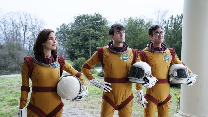 The Pioneers of the Uncharted (team of astronauts) arrive on Earth in Doom Patrol Season 2, Episode 6