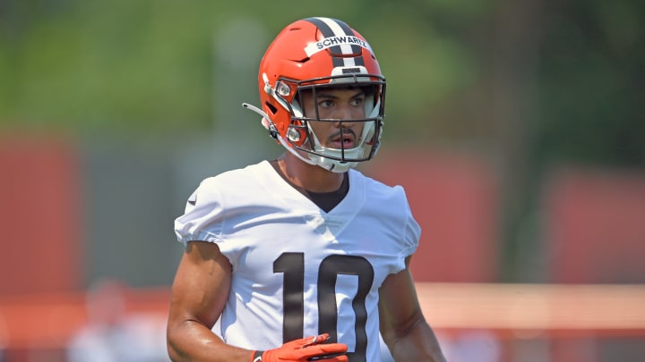 BEREA, OHIO – JULY 28: Wide receiver Anthony Schwartz #10 of the Cleveland Browns runs a drill during the first day of Cleveland Browns Training Camp on July 28, 2021 in Berea, Ohio. (Photo by Jason Miller/Getty Images)