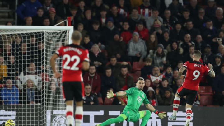 SOUTHAMPTON, ENGLAND – DECEMBER 28: Vicente Guaita of Crystal Palace fails to save from Danny Ings of Southampton who scores his team’s first goal during the Premier League match between Southampton FC and Crystal Palace at St Mary’s Stadium on December 28, 2019 in Southampton, United Kingdom. (Photo by Naomi Baker/Getty Images)