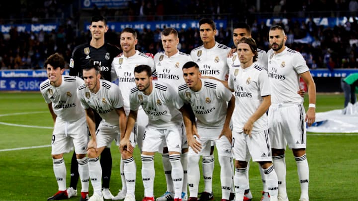 VITORIA GASTEIZ, SPAIN - OCTOBER 6: teamphoto of Real Madrid back row (L-R) Thibaut Courtois of Real Madrid, Sergio Ramos of Real Madrid, Toni Kroos of Real Madrid, Raphael Varane of Real Madrid, Casemiro of Real Madrid, Karim Benzema of Real Madrid front row (L-R) Odriozola of Real Madrid, Gareth Bale of Real Madrid, Nacho of Real Madrid, Dani Ceballos of Real Madrid, Luka Modric of Real Madrid during the La Liga Santander match between Deportivo Alaves v Real Madrid at the Estadio de Mendizorroza on October 6, 2018 in Vitoria Gasteiz Spain (Photo by David S. Bustamante/Soccrates/Getty Images)