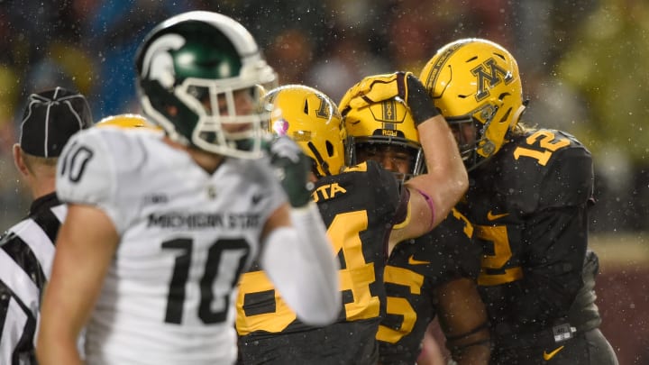 MINNEAPOLIS, MN – OCTOBER 14: The Minnesota Golden Gophers celebrate a fumble recovery against the Michigan State Spartans during the first quarter of the game on October 14, 2017 at TCF Bank Stadium in Minneapolis, Minnesota. (Photo by Hannah Foslien/Getty Images)