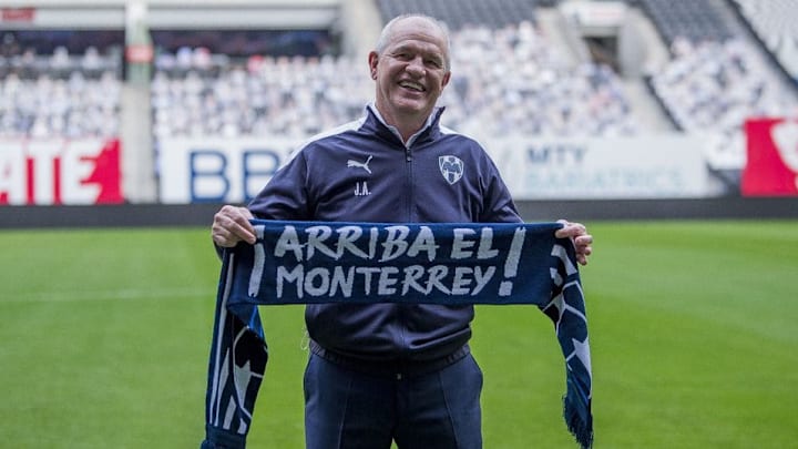 El Vasco Aguirre asume la dirección técnica de Rayados | FOTO: Mexsport