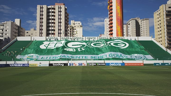 O Goiás vai mandar o seu jogo contra o Fortaleza na Serrinha.