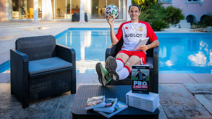 No será futbolista, pero Grégoire Akcelrod tiene una gran historia para contar