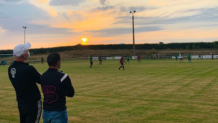Les entraîneurs et joueurs amateurs sont toujours dans le flou. 
