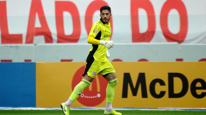 Daniel fez defesas salvadoras na reta final da partida Daniel fez defesas salvadoras na reta final da partida