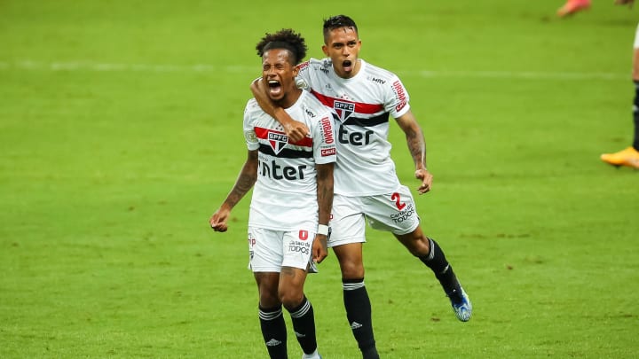 São Paulo venceu o Grêmio de virada em Porto Alegre