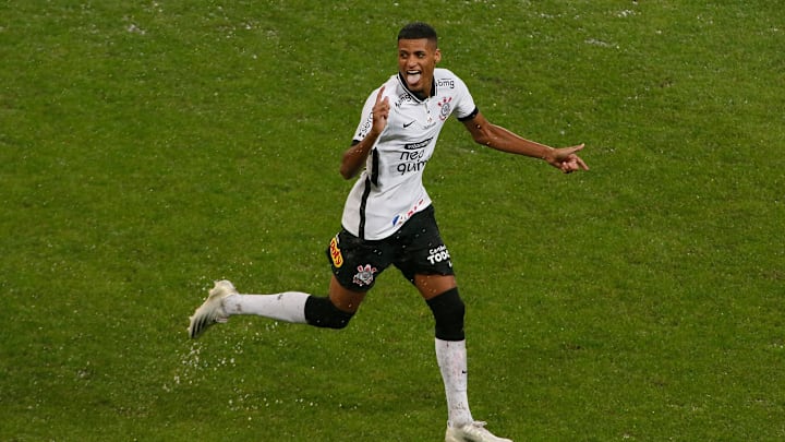 Tottenham estaria disposto a pagar 8,5 milhões de libras para contratar Rodrigo Varanda, atacante do Corinthians. Tottenham estaria disposto a pagar 8,5 milhões de libras para contratar Rodrigo Varanda, atacante do Corinthians.