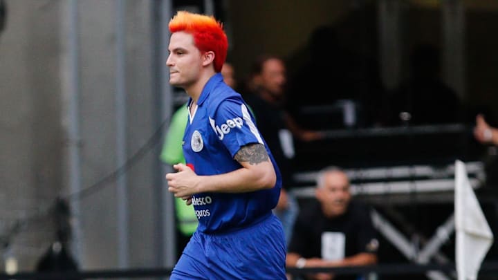 Felipe Neto, que chegou a patrocinar o Botafogo, deu detalhes da mudança de rumos do projeto "S/A"