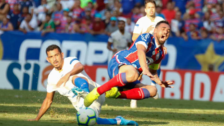 Bahia e Fortaleza se enfrentam, em Salvador, por duelo adiado do Brasileirão. Bahia e Fortaleza se enfrentam, em Salvador, por duelo adiado do Brasileirão.