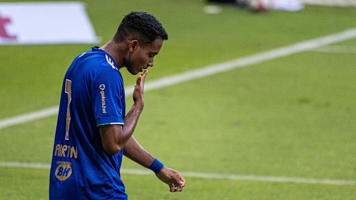 Dívida global do Cruzeiro recuou, mas resultado líquido é o segundo pior da história. Débitos a curto prazo também são preocupantes.