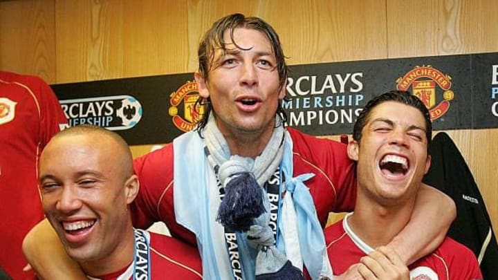 Silvestre cũng chia sẻ phòng thay đồ với Cristiano trong 5 mùa bóng Silvestre cũng chia sẻ phòng thay đồ với Cristiano trong 5 mùa bóng