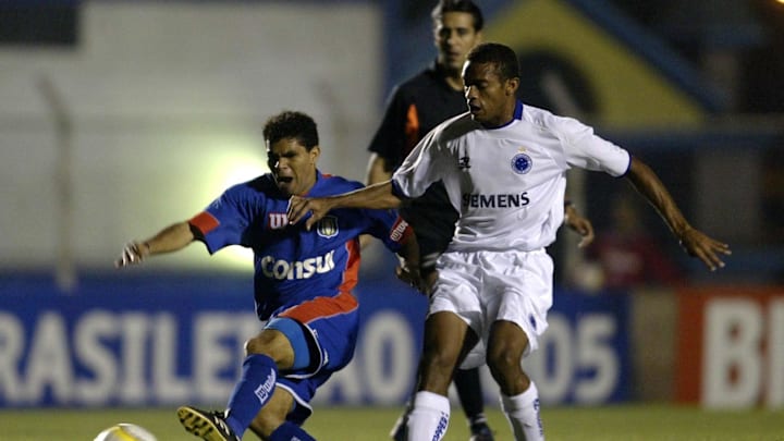 Marabá passou por times como São Caetano e Goiás, mas no Cruzeiro definitivamente não se firmou.