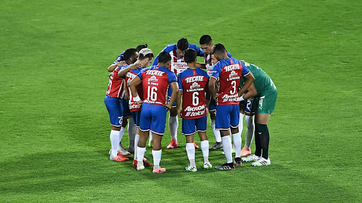 Chivas tuvo varios errores que Cruz Azul aprovechó para ganar la Copa GNP por México Chivas tuvo varios errores que Cruz Azul aprovechó para ganar la Copa GNP por México
