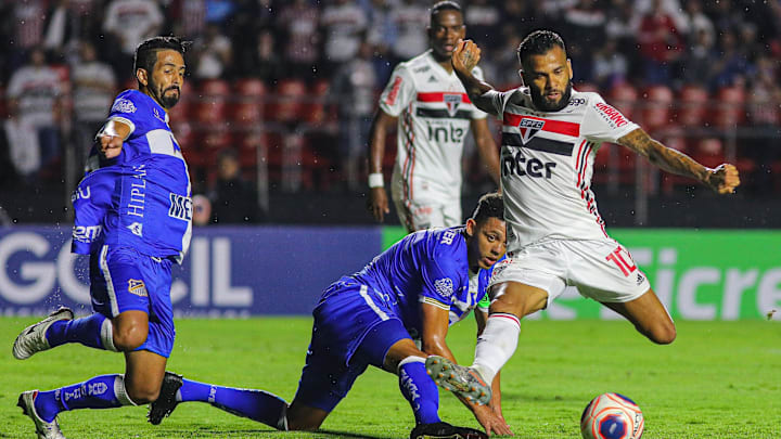 São Paulo abriu a temporada com vitória no Paulistão