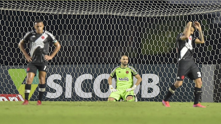 Vasco precisa de um milagre para retornar à Série A Vasco precisa de um milagre para retornar à Série A