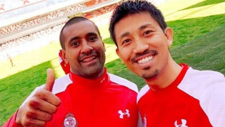 Shunsuke Momose junto al paraguayo Paulo Da Silva. Foto vía ESPN.