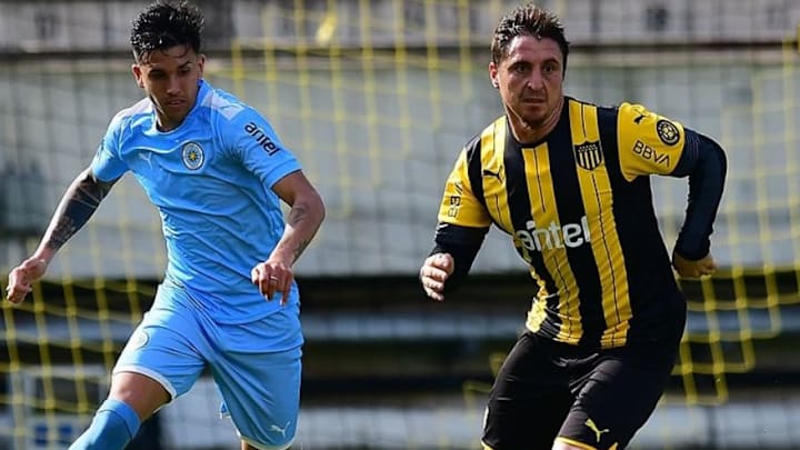 Peñarol jugó su último amistoso ante Montevideo City Torque en el Estadio Campeón del Siglo Peñarol jugó su último amistoso ante Montevideo City Torque en el Estadio Campeón del Siglo