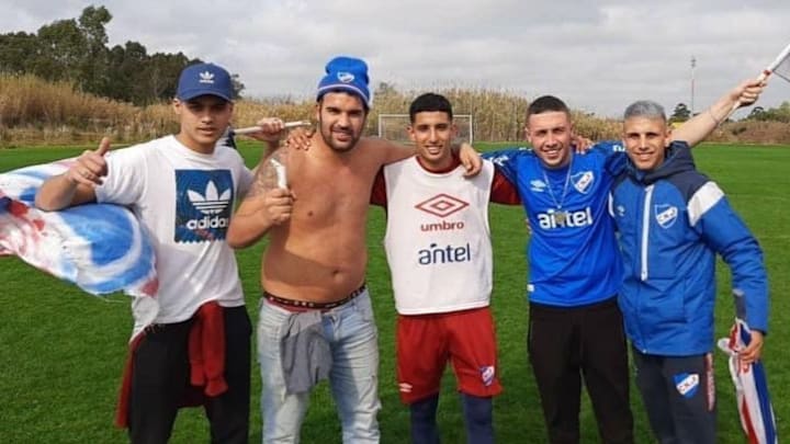 Hinchas de Nacional irrumpieron el entrenamiento del plantel Hinchas de Nacional irrumpieron el entrenamiento del plantel