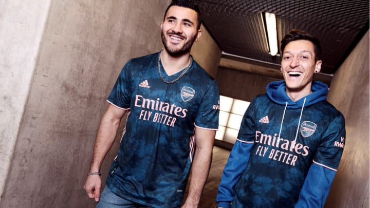Arsenal Rilis Jersey Ketiga Musim 2020 21