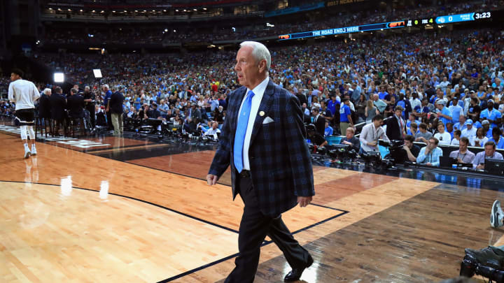GLENDALE, AZ – APRIL 03: Head coach Roy Williams of the North Carolina Tar Heels takes the court before the game against the Gonzaga Bulldogs during the 2017 NCAA Men’s Final Four National Championship game at University of Phoenix Stadium on April 3, 2017 in Glendale, Arizona. (Photo by Tom Pennington/Getty Images)