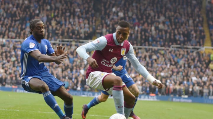 BIRMINGHAM, ENGLAND- OCTOBER 30: Jonathan Kodjia of Aston Villa and Clayton Donaldson of Birmingham City in action during the Sky Bet Championship match between Birmingham City and Aston Villa at St Andrews Stadium on October 30, 2016 in Birmingham, England. (Photo by Nathan Stirk/Getty Images)