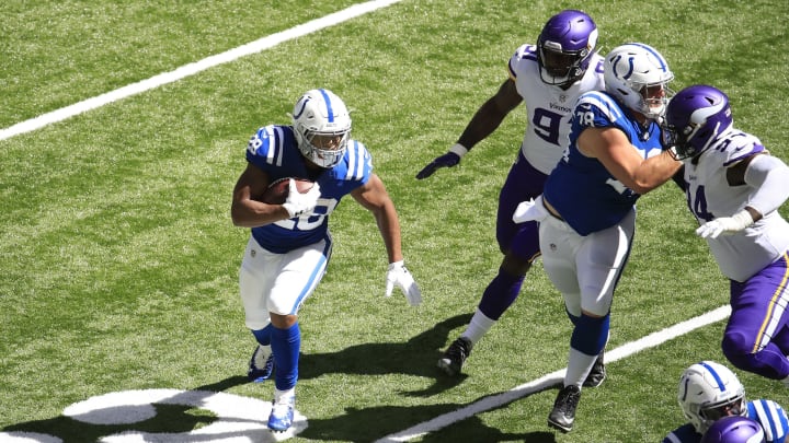 INDIANAPOLIS, INDIANA – SEPTEMBER 20: Jonathan Taylor #28 of the Indianapolis Colts runs with the ball against the Minnesota Vikings at Lucas Oil Stadium on September 20, 2020, in Indianapolis, Indiana. (Photo by Andy Lyons/Getty Images)