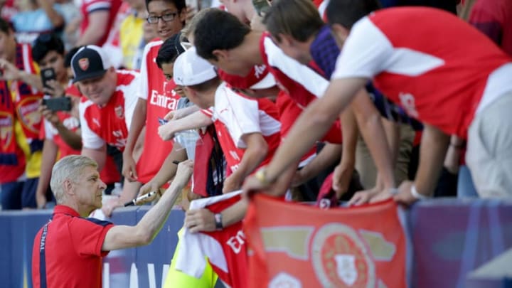 CARSON, CA - JULY 31: Arsenal manager Arsene Wenger signs autographs prior to the start of the game against Chivas de Guadalajara at StubHub Center on July 31, 2016 in Carson, California. (Photo by Jeff Gross/Getty Images)
