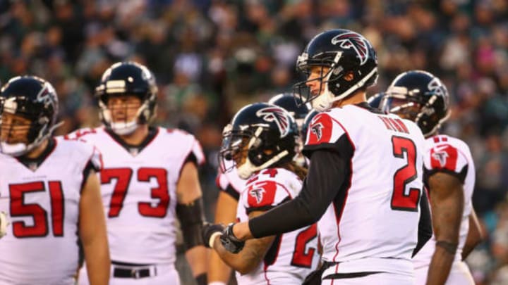 PHILADELPHIA, PA – JANUARY 13: Quarterback Matt Ryan #2 of the Atlanta Falcons and teammates react against the Philadelphia Eagles during the first quarter in the NFC Divisional Playoff game at Lincoln Financial Field on January 13, 2018 in Philadelphia, Pennsylvania. (Photo by Mitchell Leff/Getty Images)