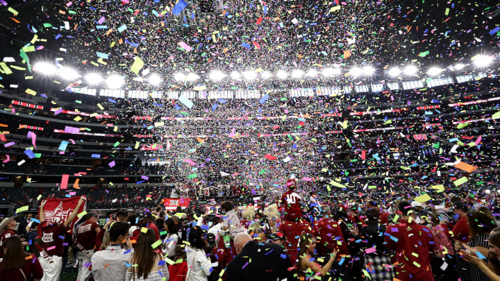 ARLINGTON, TEXAS – DECEMBER 01: The Oklahoma Sooners celebrate a 39-27 Big 12 Championship win against the Texas Longhorns at AT&T Stadium on December 01, 2018 in Arlington, Texas. (Photo by Ronald Martinez/Getty Images)