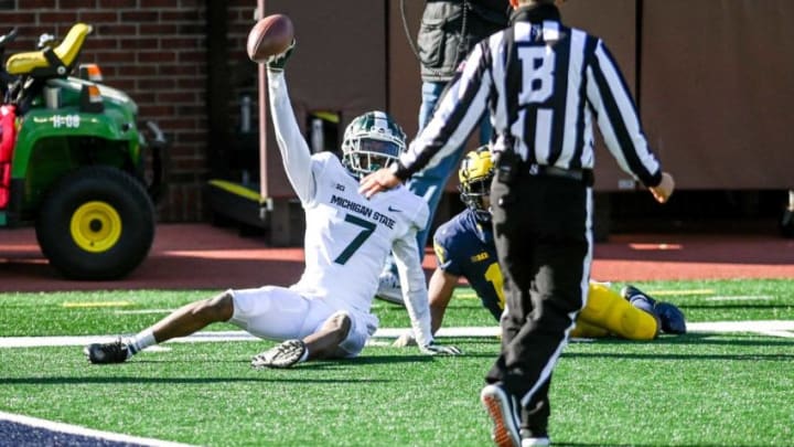 Michigan State's Ricky White catches a pass on the sideline against Michigan during the fourth quarter on Saturday, Oct. 31, 2020, at Michigan Stadium in Ann Arbor.201031 Msu Um 164a