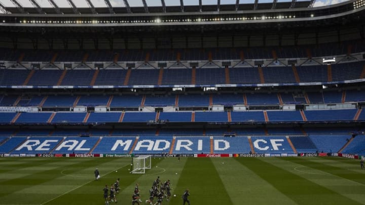 MADRID, SPAIN - APRIL 30: Bayern Muenchen team warm up during a training session held ahead of the UEFA Champions League semifinal second league match between Real Madrid CF and FC Bayern Munchen at Estadio Santiago Bernabeu on April 30, 2018 in Madrid, Spain. (Photo by Gonzalo Arroyo Moreno/Bongarts/Getty Images)