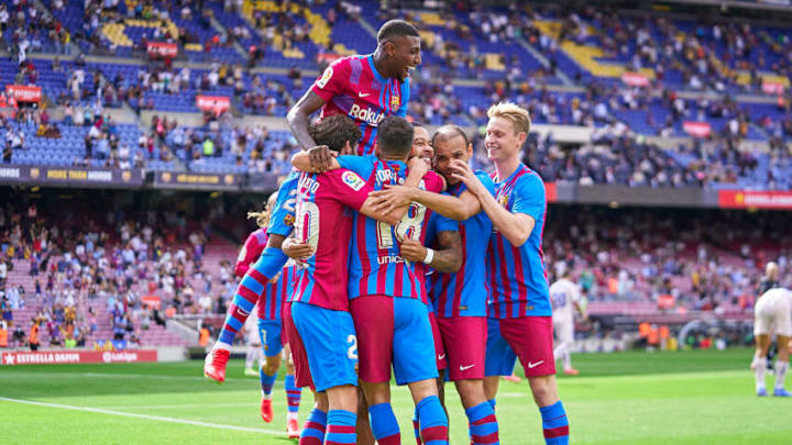 BARCELONA, SPAIN - AUGUST 29: Players of FC Barcelona celebrating their team's first goal during the La Liga Santander match between FC Barcelona and Getafe CF at Camp Nou on August 29, 2021 in Barcelona, Spain. (Photo by Pedro Salado/Quality Sport Images/Getty Images)