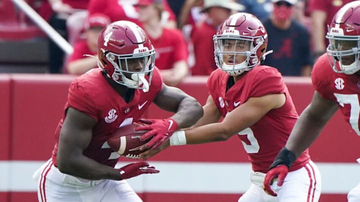Alabama football quarterback Bryce Young and running back Brian Robinson Jr. (Marvin Gentry-USA TODAY Sports)
