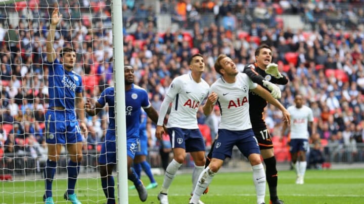 LONDON, ENGLAND – MAY 13: Harry Kane of Tottenham Hotspur challanges Eldin Jakupovic of Leicester for the ball during the Premier League match between Tottenham Hotspur and Leicester City at Wembley Stadium on May 13, 2018 in London, England. (Photo by Warren Little/Getty Images)