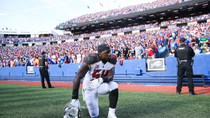 ORCHARD PARK, NY – OCTOBER 22: Lavonte David of the Tampa Bay Buccaneers kneels on the ground after an NFL game against the Buffalo Bills on October 22, 2017 at New Era Field in Orchard Park, New York. (Photo by Tom Szczerbowski/Getty Images)