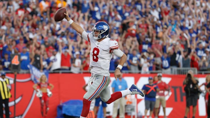 TAMPA, FLORIDA - SEPTEMBER 22: Quarterback Daniel Jones #8 of the New York Giants runs in for the game winning touchdown in the fourth quarter during the game against the Tampa Bay Buccaneers at Raymond James Stadium on September 22, 2019 in Tampa, Florida. (Photo by Mike Zarrilli/Getty Images)