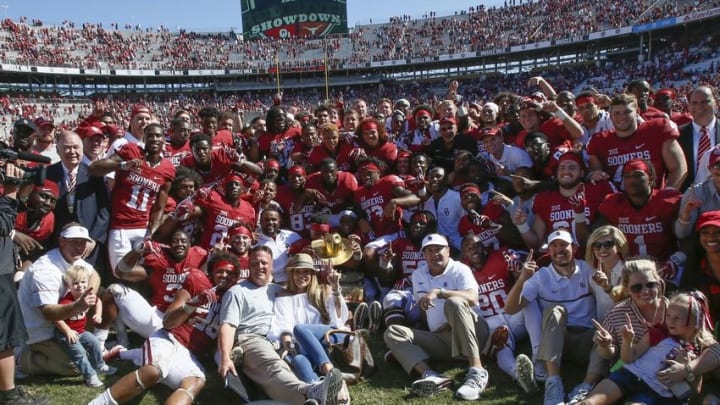 Oct 8, 2016; Dallas, TX, USA; Oklahoma Sooners pose for a picture after the game against the Texas Longhorns at Cotton Bowl. Oklahoma won 45-40. Mandatory Credit: Tim Heitman-USA TODAY Sports