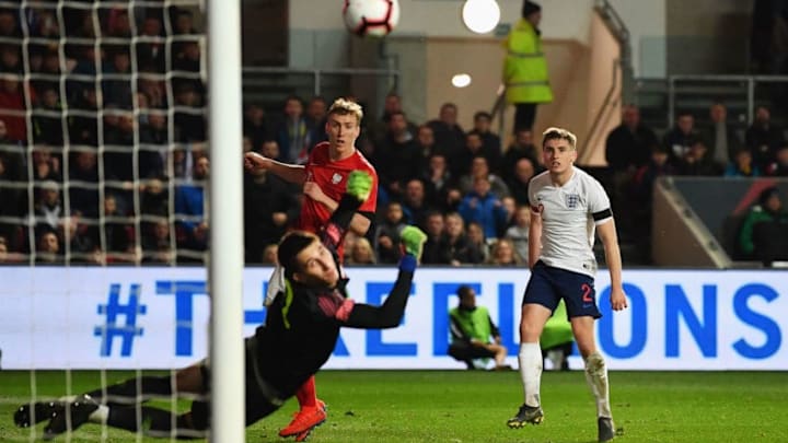 BRISTOL, ENGLAND - MARCH 21: Jonjoe Kenny of England shoots on goal during the U21 International Friendly match between England and Poland at Ashton Gate on March 21, 2019 in Bristol, England. (Photo by Dan Mullan/Getty Images)