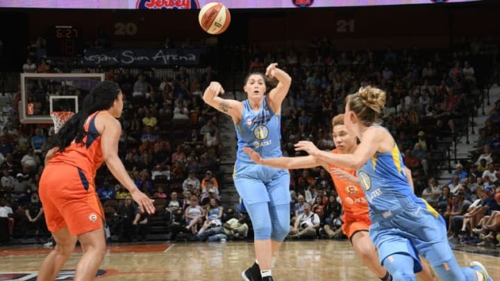UNCASVILLE, CT - JULY 30: Stefanie Dolson #31 of the Chicago Sky passes the ball against the Connecticut Sun on July 30, 2019 at the Mohegan Sun Arena in Uncasville, Connecticut. NOTE TO USER: User expressly acknowledges and agrees that, by downloading and or using this photograph, User is consenting to the terms and conditions of the Getty Images License Agreement. Mandatory Copyright Notice: Copyright 2019 NBAE (Photo by Brian Babineau/NBAE via Getty Images)