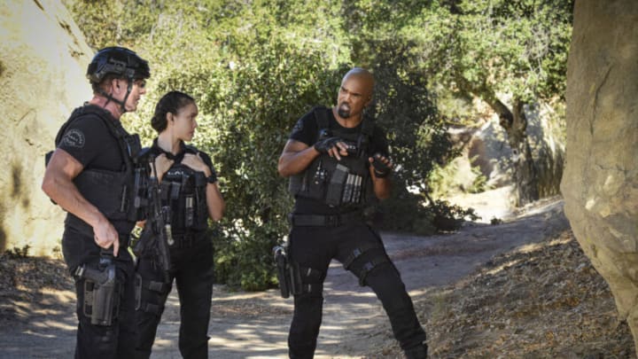 “Witness” – The SWAT team races to locate a young boy abducted from a homeless shelter. Also, Street allows his personal history to cloud his judgement on the kidnapping case, and Hondo and Nichelle find themselves at odds over their spiritual beliefs, on S.W.A.T., Friday, Jan. 13 (8:00-9:00 PM, ET/PT) on the CBS Television Network and available to stream live and on demand on Paramount+*. Episode directed by cast member Alex Russell. Pictured (L-R): Kenneth “Kenny” Johnson as Dominique Luca, Rochelle Aytes as Nichelle, and Shemar Moore as Daniel “Hondo” Harrelson. Photo: Bonnie Osborne/CBS ©2022 CBS Broadcasting, Inc. All Rights Reserved.