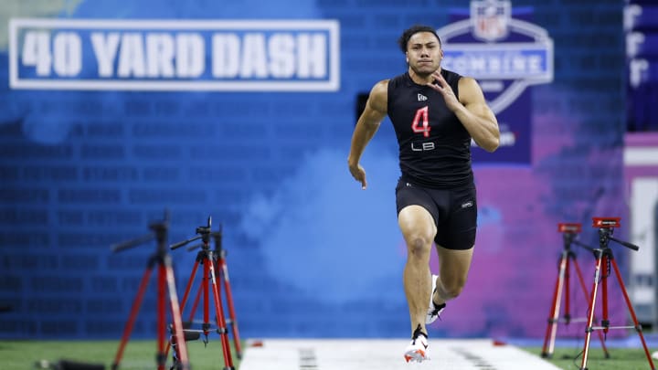 INDIANAPOLIS, IN – FEBRUARY 29: Linebacker Francis Bernard of Utah runs the 40-yard dash during the NFL Combine at Lucas Oil Stadium on February 29, 2020 in Indianapolis, Indiana. (Photo by Joe Robbins/Getty Images)