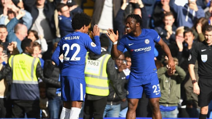 LONDON, ENGLAND - OCTOBER 21: Michy Batshuayi of Chelsea celebrates scoring the 4th Chelsea goal with Willian of Chelsea during the Premier League match between Chelsea and Watford at Stamford Bridge on October 21, 2017 in London, England. (Photo by David Ramos/Getty Images)