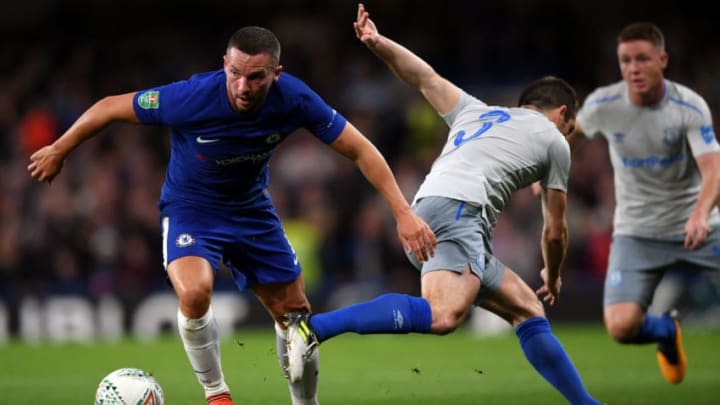 LONDON, ENGLAND - OCTOBER 25: Danny Drinkwater of Chelsea and Leighton Baines of Everton in action during the Carabao Cup Fourth Round match between Chelsea and Everton at Stamford Bridge on October 25, 2017 in London, England. (Photo by Shaun Botterill/Getty Images)