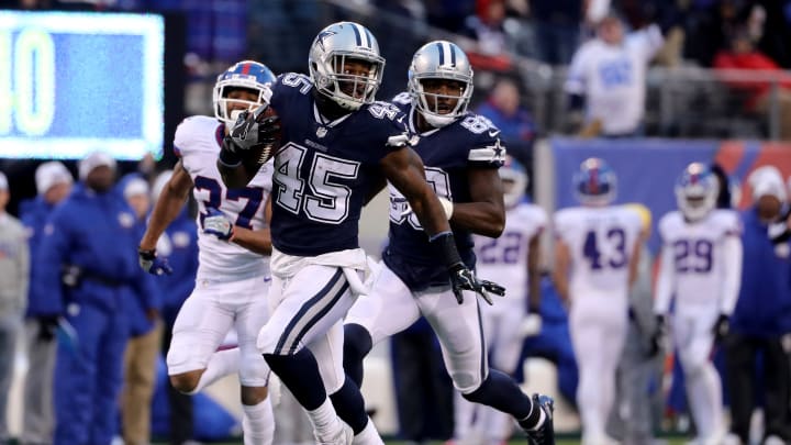 EAST RUTHERFORD, NEW JERSEY – DECEMBER 10: Rod Smith #45 of the Dallas Cowboys scores an 81 yard touchdown against the New York Giants during the fourth quarter in the game at MetLife Stadium on December 10, 2017 in East Rutherford, New Jersey. (Photo by Elsa/Getty Images)