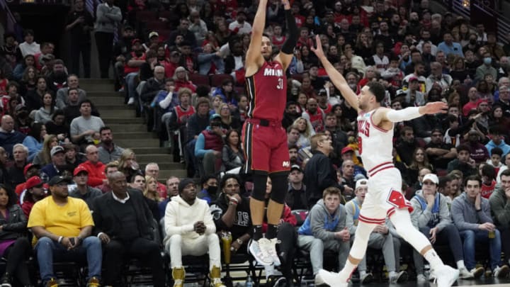 Miami Heat guard Max Strus (31) shoots over Chicago Bulls guard Zach LaVine (8)( David Banks-USA TODAY Sports)